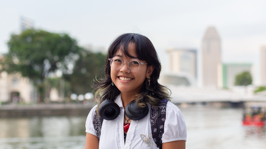 Del-Singaporean-Student-Top_Lucky_Plaza-Skirt_Lucky_Plaza-Socks_Kmart-Shoes_Dr._Martens-Bag_Herschel-Glasses_Lenskart-Necklace_Shopee-Brooch_Shopee-Watch_Casio-Headphones_JBL-UNIFO-4