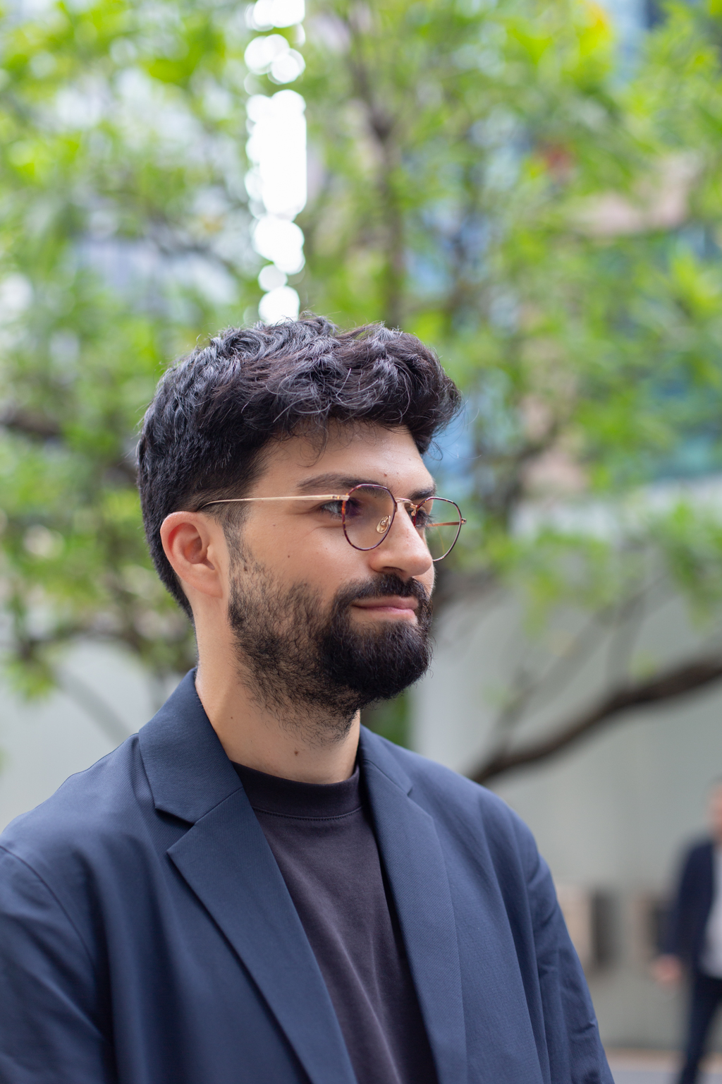 Roohid-Iranian-Workplace_Consultant-Jacket_lululemon-Shirt_MUJI-Pants_lululemon-Belt_Uniqlo-Shoes_Pedro-Glasses_Yellow_Plus-UNIFORM-02112023-4