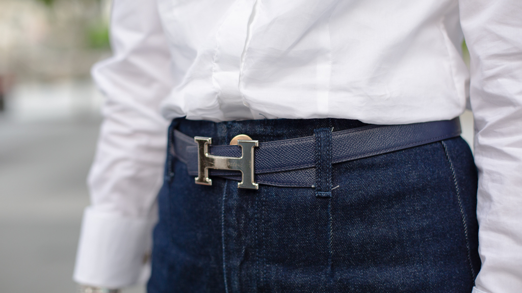 Cindy-Singaporean-Banker-Top_Carolina_Herrera-Jeans_ZARA-Belt_Hermes-Shoes_Jimmy_Choo-Bag_Hermes-Necklace_Van_Cleef__Arpels-Earrings_Van_Cleef__Arpels-Bracelet-UNIFORM-01112023-1