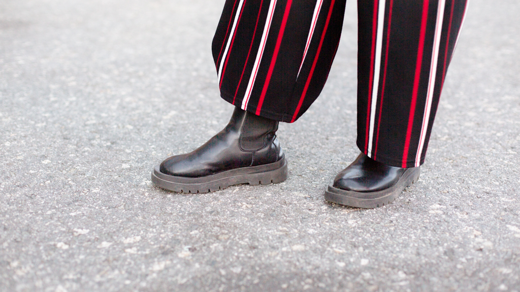 Bel-Singaporean-Technician-Boots_Carousell-Headphones_Baseus-UNIFORM-26012024-3