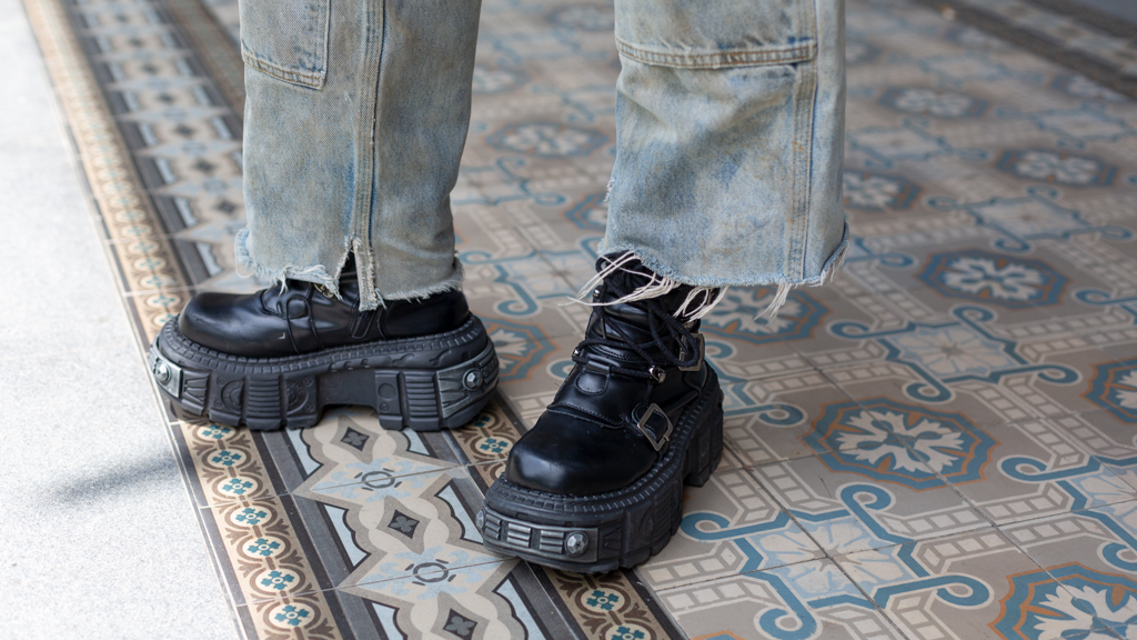 Tricia-Singaporean-Student-Top_Uniqlo-Jeans_Grailed_Carhatt-Bag_Thrasher-Boots_New_Rock-Bracelets_Taobao__Parts_of_Four-UNIFORM-26012024-2