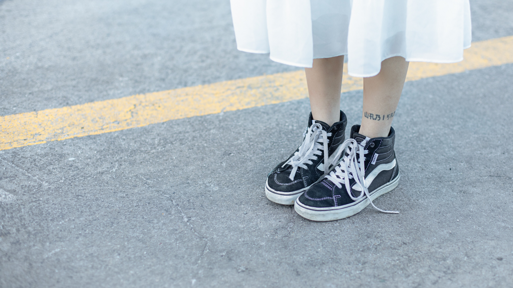 Vanz-Fine_Art_Student-Singapore-Tattoos_vivian.tattoo-Tote_Dogfest-Top_CHEEP_STORE-Sneakers_Vans-Necklace_AliExpress-UNIFOR-26012024-3