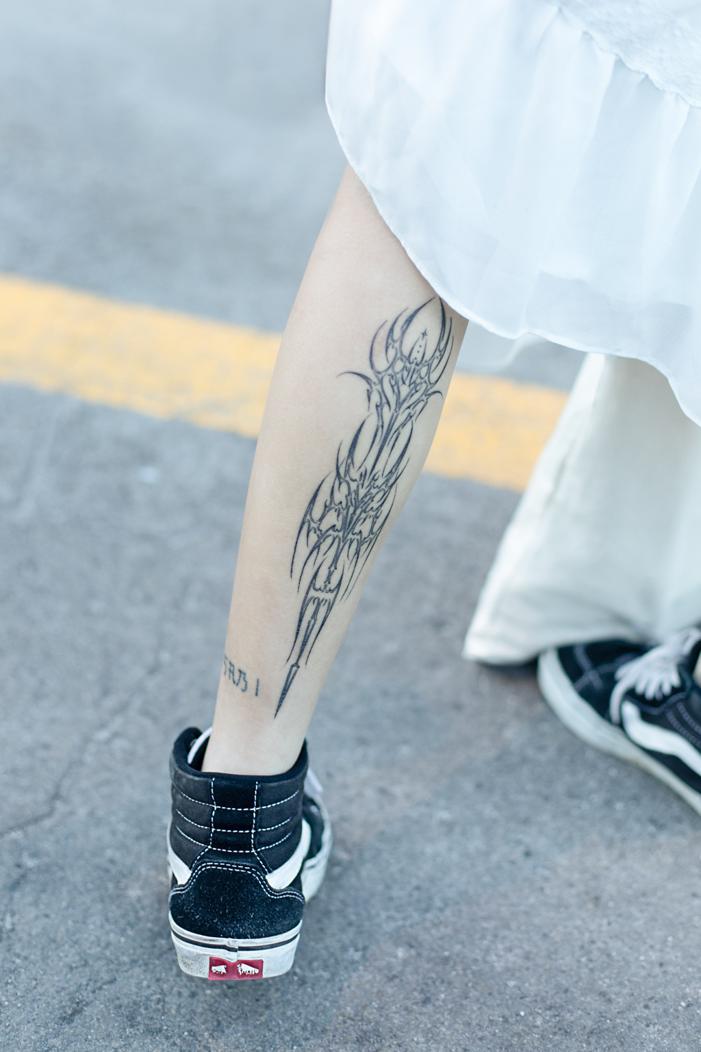 Vanz-Fine_Art_Student-Singapore-Tattoos_vivian.tattoo-Tote_Dogfest-Top_CHEEP_STORE-Sneakers_Vans-Necklace_AliExpress-UNIFOR-26012024-5
