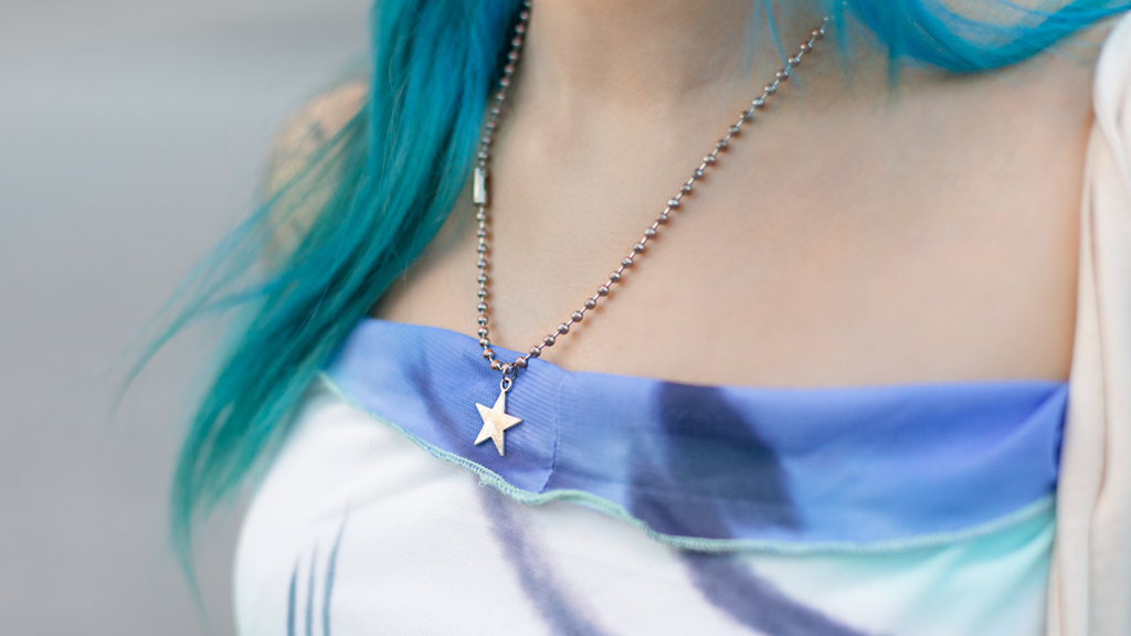 Vanz-Fine_Art_Student-Singapore-Tattoos_vivian.tattoo-Tote_Dogfest-Top_CHEEP_STORE-Sneakers_Vans-Necklace_AliExpress-UNIFOR-26012024-6