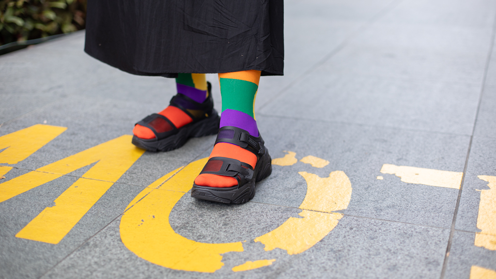 Onya-Indonesian-Housewife-Dress_Indonesia-Bag_Beyond_The_Vines-Socks_Bandung-Sandals_Skechers-Rings_Indonesia-Phone_Strap__Casing_Casetify-UNIFORM-19032024-3