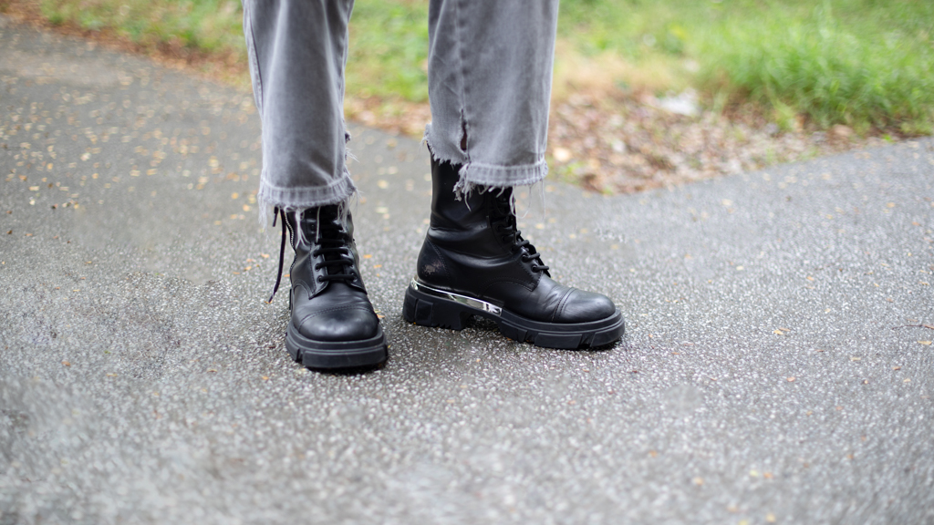 Candy-Indonesian-Student-Top_Thrifted-Pants_Thrifted-Shoes_CHARLESKEITH-Belt_Thrifted-Headphones_Sony-Earrings_Lovisa-UNIFORM-16042024-1