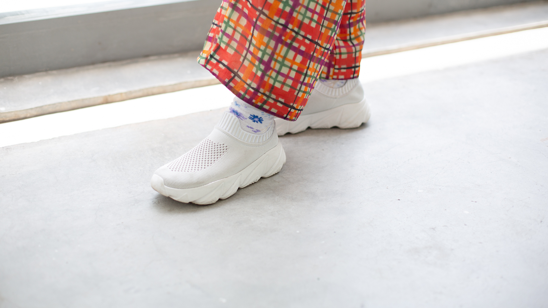 Jue-China-Designer—Top_Uniqlo-Pants_China-Brand-Shoes_China-brand-Bag_Beyond-The-Vines-Glasses_Owndays-Watch_Apple-Ring_Malaysia—UNIFORM-26042024-4