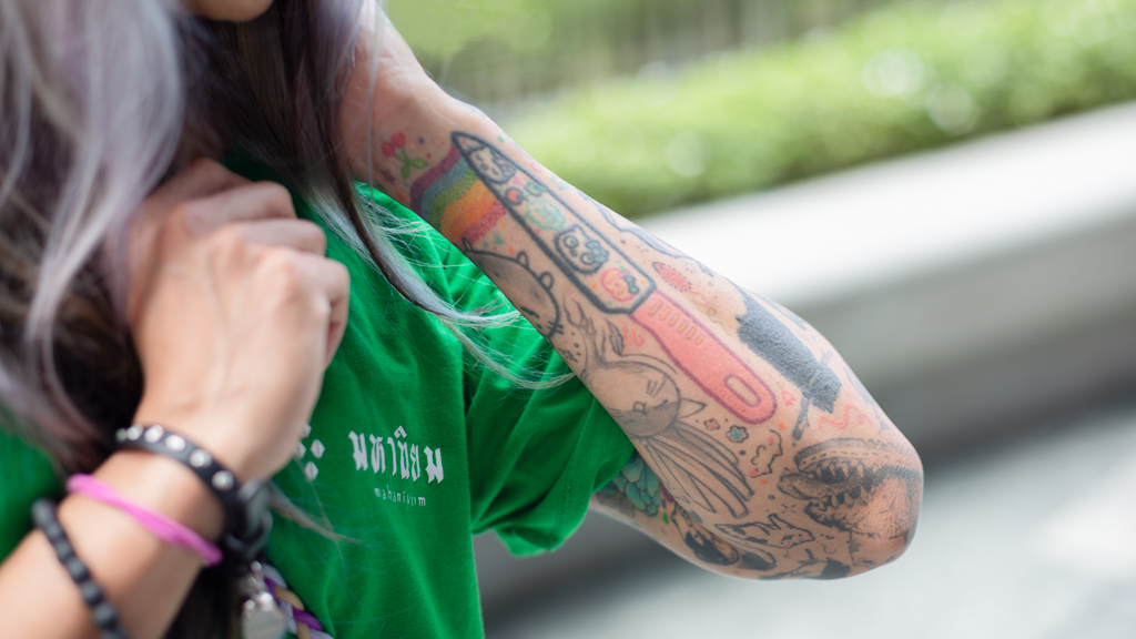 Charmaine-Singaporean-Regional_Brand_Ambassador-Tee_Mahaniyom_Cocktail_Bar-Bottoms_Hong_Kong-Shoes_Prada-Phone_Strap_Shopee-UNIFORM-23052024-4