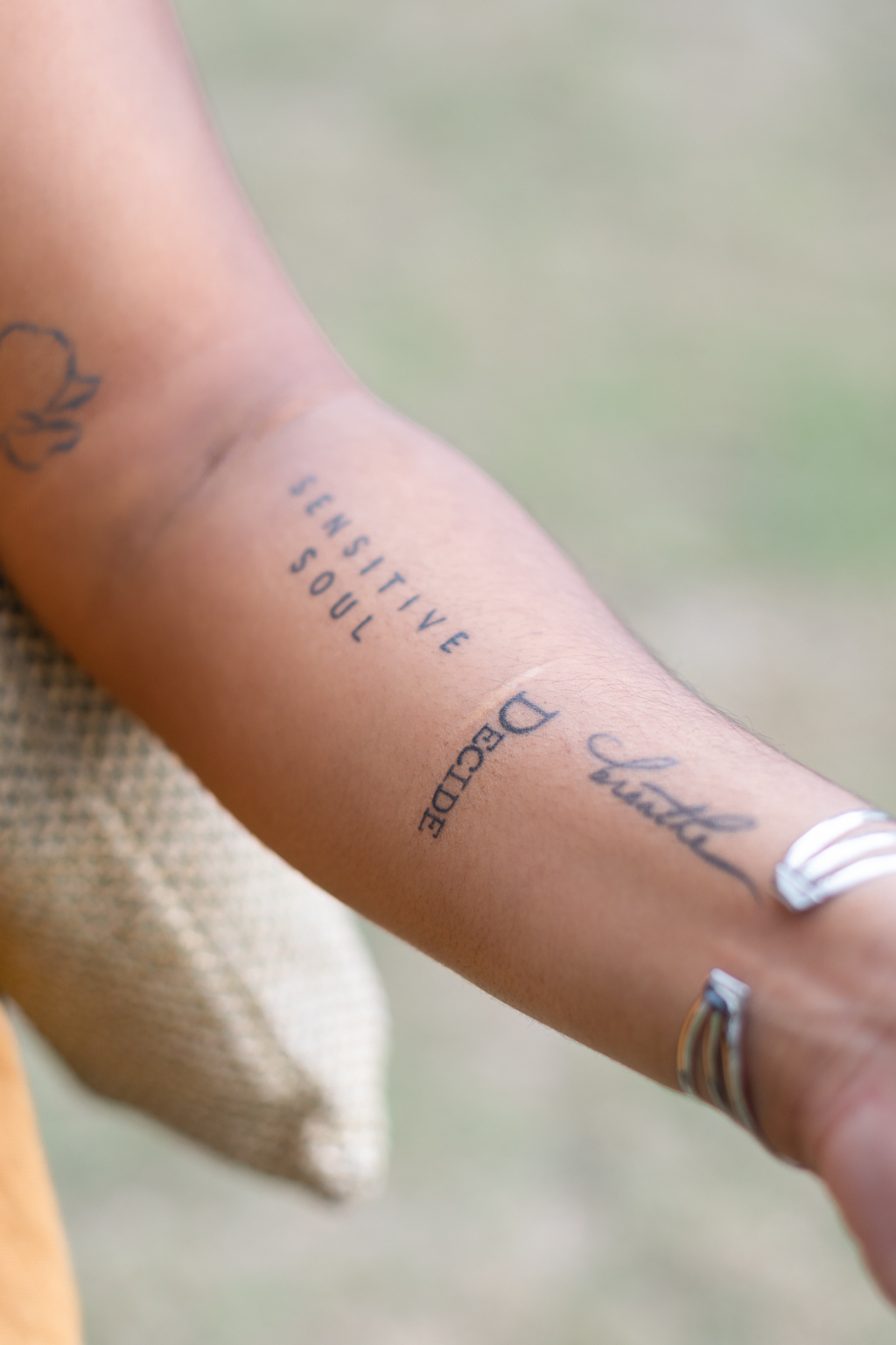 Devyaah-Singaporean-Freelance_Assistant-Top_Barehands-Tube_Top_Shein-Skirt_Shein-Boots_Zalora-Bag_Bodsitive-UNIFORM-26042024-1