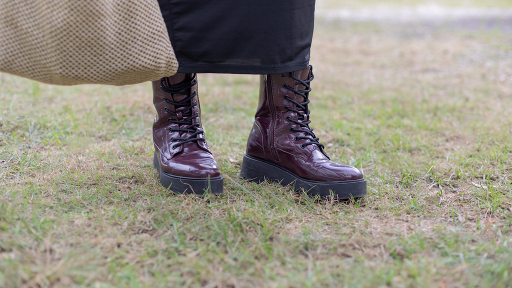 Devyaah-Singaporean-Freelance_Assistant-Top_Barehands-Tube_Top_Shein-Skirt_Shein-Boots_Zalora-Bag_Bodsitive-UNIFORM-26042024-3