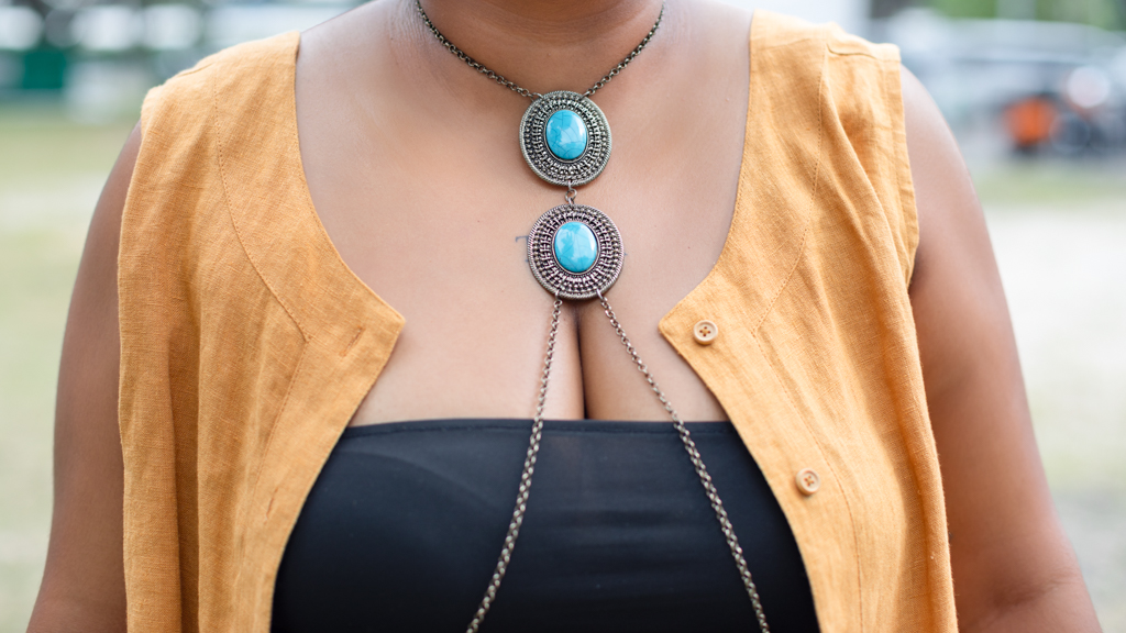 Devyaah-Singaporean-Freelance_Assistant-Top_Barehands-Tube_Top_Shein-Skirt_Shein-Boots_Zalora-Bag_Bodsitive-UNIFORM-26042024-4