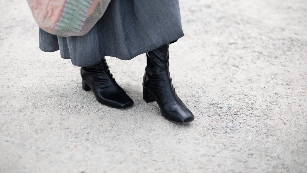 Natalie-Singaporean-Architect-Top_Skins-Shoes_SAPPUN-Bag_Studio_Karyn_Lim-UNIFORM-26042024-1