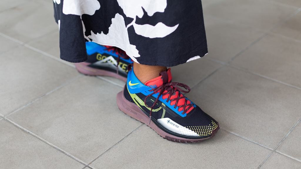 Bridget-British-Lawyer-Top_COS-Skirt_HM-Shoes_Nike-Jewellery_Oliver_Bonas-Bag_Mostly_Jazz_FunkSoul_Festival-UNIFORM-29082024-2