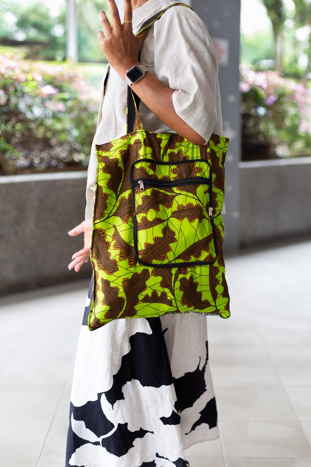 Bridget-British-Lawyer-Top_COS-Skirt_HM-Shoes_Nike-Jewellery_Oliver_Bonas-Bag_Mostly_Jazz_FunkSoul_Festival-UNIFORM-29082024-4