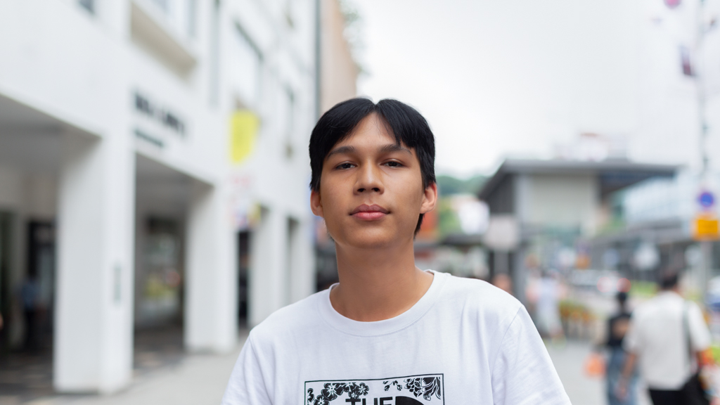 Andy-Myanmar-Designer-Top_The_North_Face-Jeans_Shopee-Shoes_New_Balance-UNIFORM-29082024-4