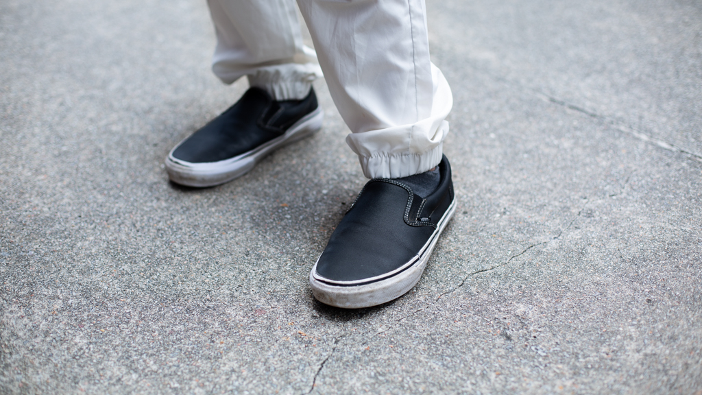 Kojee-Singaporean-Stylist_Assistant-Top_Thrifted-Pants_SHEIN-Shoes_Vans-Glass_OWNDAYS-Necklace_GTHIC-UNIFORM-12092024-1