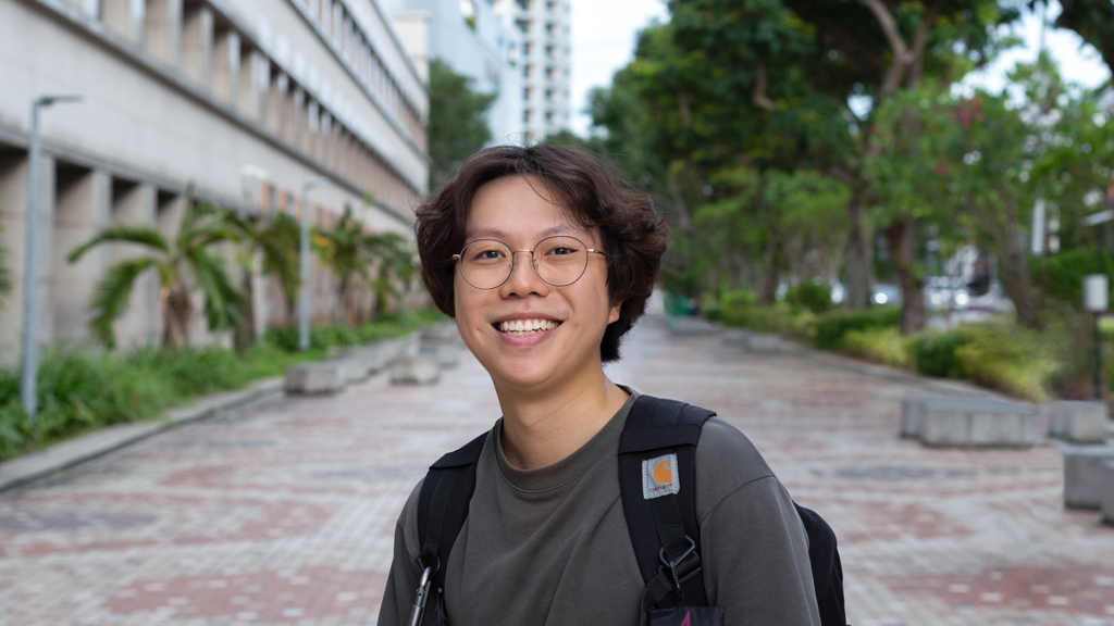 Joel-Singaporean-Student-Top_UNIQLO-Bottoms_Korea-Shoes_New_Balance-Bag_Carhartt-Glasses_Malaysia-UNIFORM-12092024-2