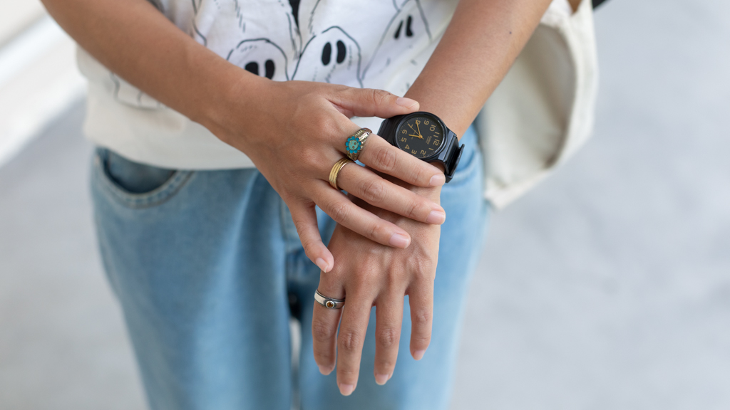 Michelle-Filipino-Content__Comms-Shirt_Phoebe_Bridgers-Jeans_ASOS-Boots_ASOS-Watch_Casio-Bag_MUJI-Headphones_Marshall-UNIFORM-14112024-4