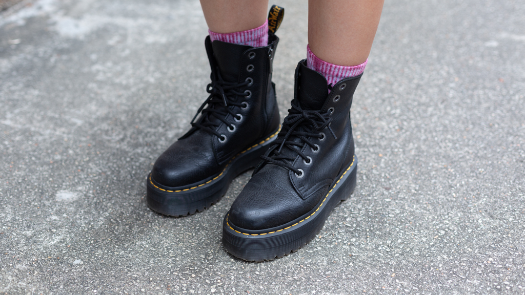Sayaka-Japanese-Dancer-Hat_Japan-Bag_Carving_Tribes-Shoes_Doc_Martens-UNIFORM-12092024-4