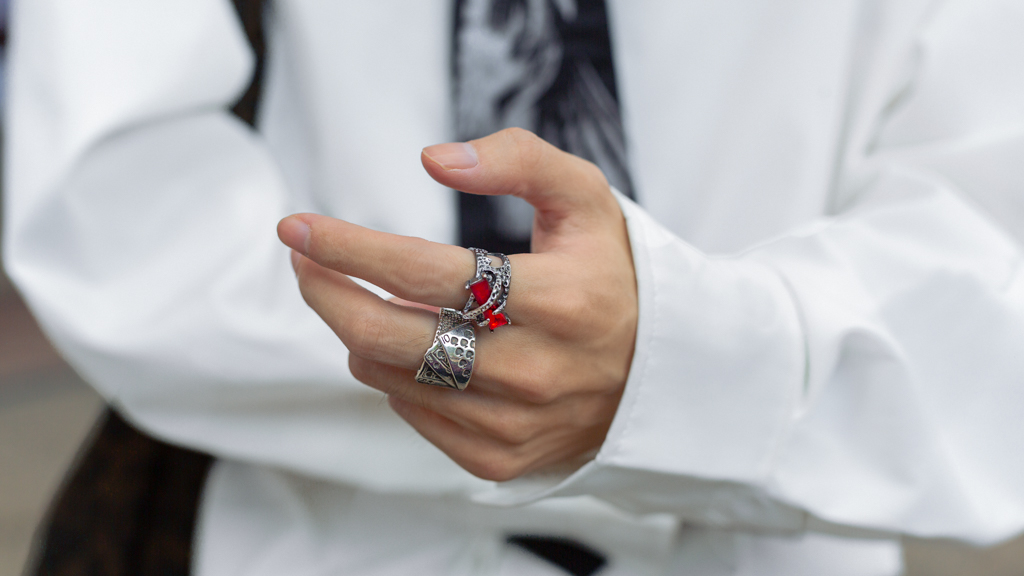 Ye_Feng-China-Trading-Bag_Taobao-Tie_SYTE_x_Junji_Ito-Belt_Taobao-Accessories_Poizon-UNIFORM-12092024-3