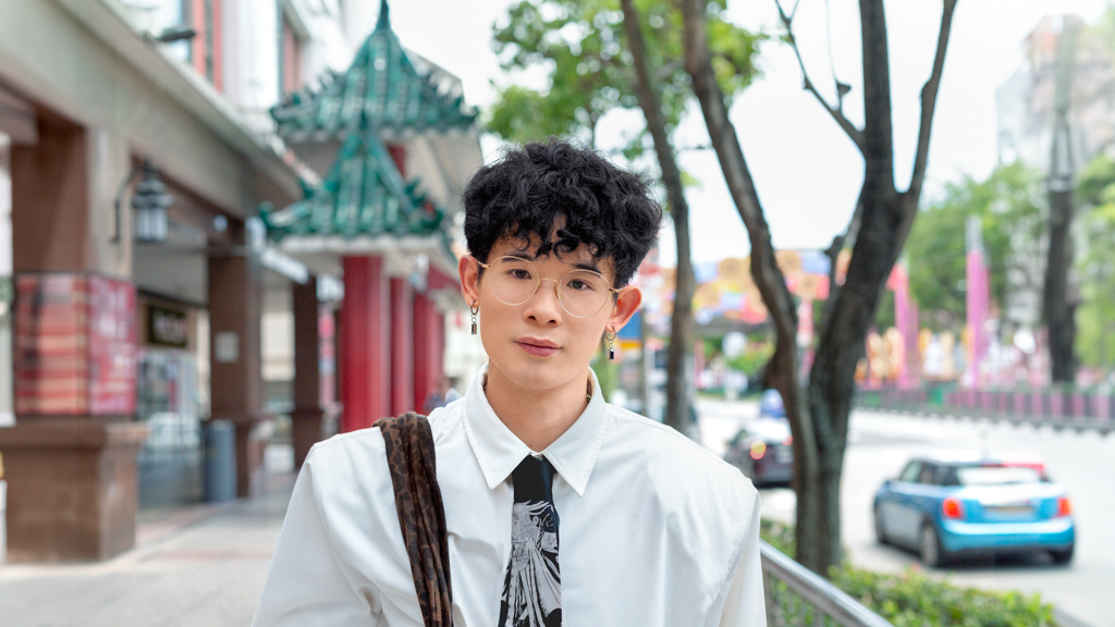 Ye_Feng-China-Trading-Bag_Taobao-Tie_SYTE_x_Junji_Ito-Belt_Taobao-Accessories_Poizon-UNIFORM-12092024-5