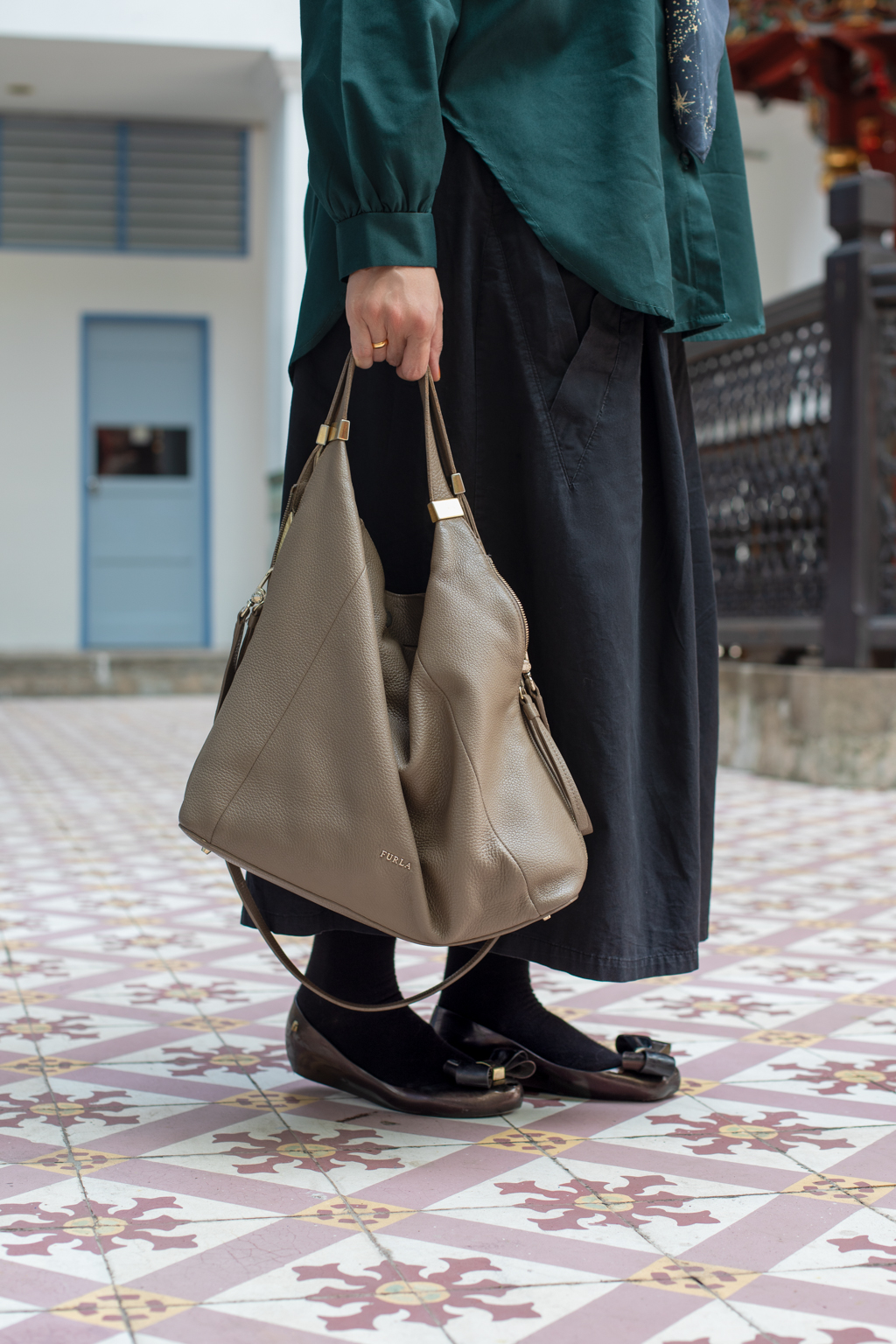 Norhazanah-Singaporean-Travel_Executive-Headscark_KL-Top_Thailand-Bottoms_Thailand-Shoes_Melissa-Glasses_Ray-Ban-UNIFORM-22112024-3