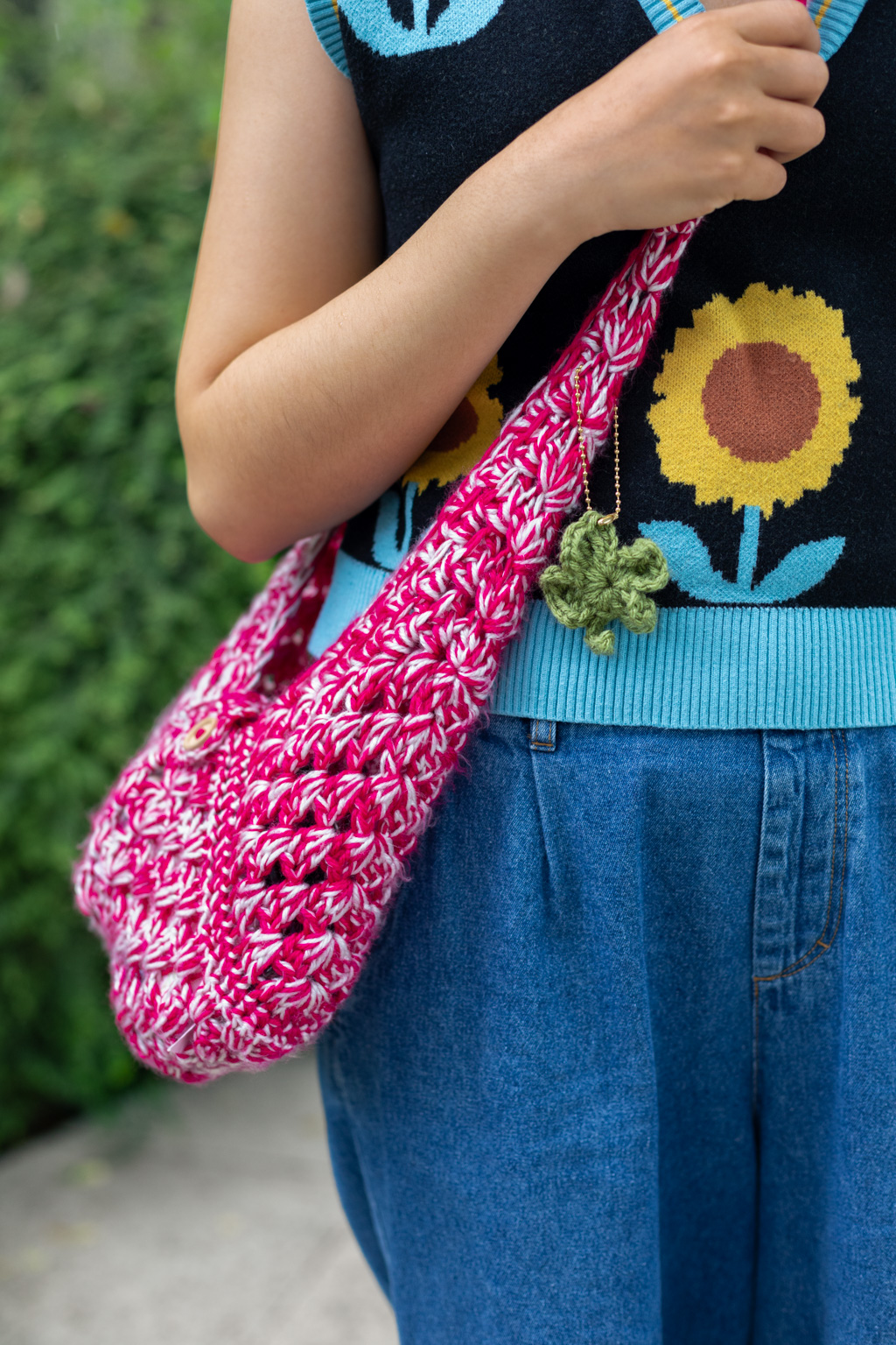 Charmaine-Singaporean-Arts_ProgrammerJeans_HONSIEPONSIE-Socks_Daiso-Shoes_KEEN-Earrings_Lovisa-Toothgems_@pixietoothgem__@thirdeye.toothgem.sg-UNIFORM-06012025-4