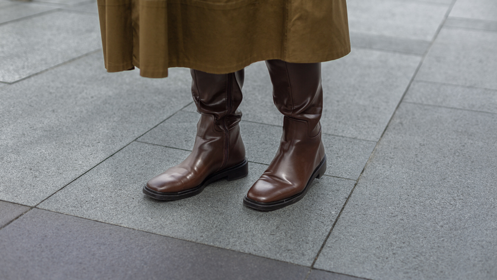 Nora-Singaporean-Paralegal-Scarf_Malaysia-Top_Ralph_Lauren-Belt_SHEIN-Skirt_Ralph_Lauren-Shoes_Charles__Keith-Wallet_Vintage_Le-Boy_Chanel-UNIFORM-06012025-3
