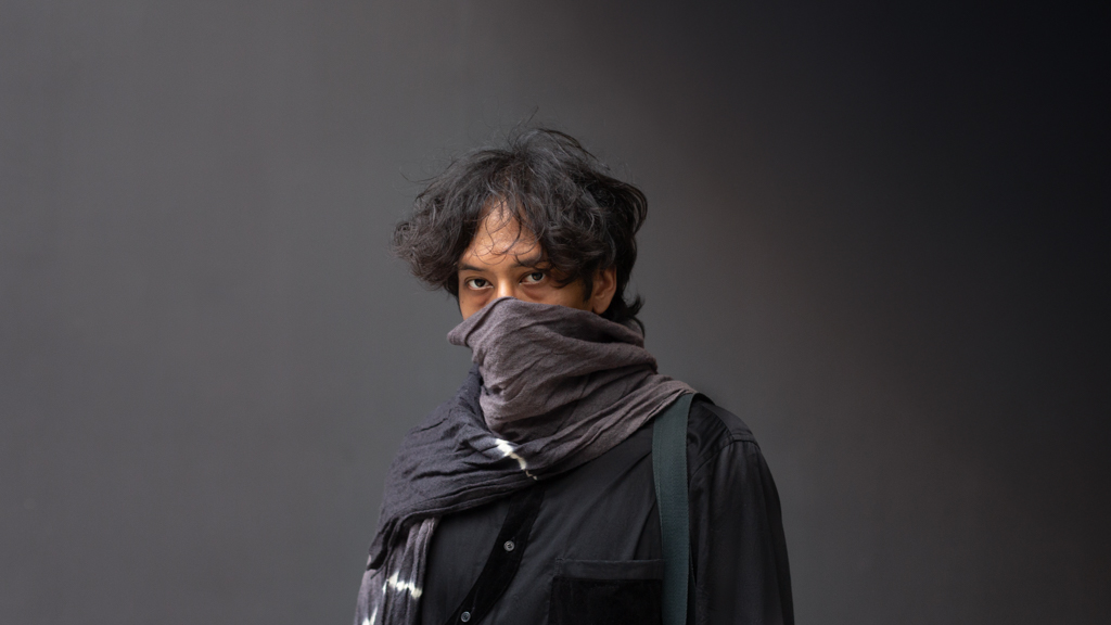 Taz-Singaporean-Editor-Top_Yohji_Yamamoto-Bottom_Yohji_Yamamoto-Socks_Shopee-Shoes_the_last_conspiracy-Bag_Yohji_Yamamoto-Scarf_Jalan_Jalan_Japan-Rings_Soloist__Jalan_Jalan_Japan-3