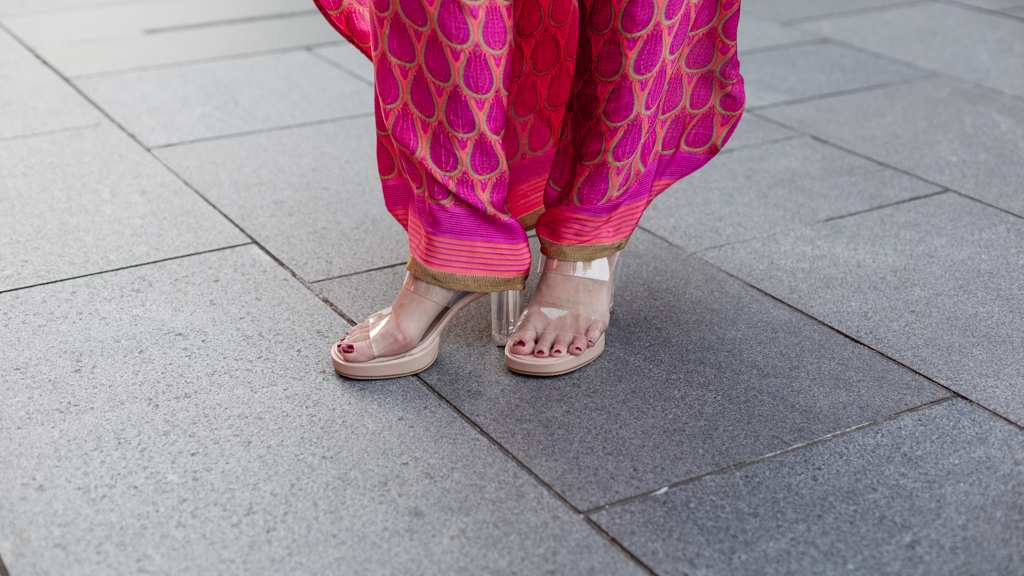 Germaine-Singaporean-Communications-Top_Simone_Irani-Bottoms_Simone_Irani-Shoes_Taobao-Bag_Celine-Earrings_JeannieRichard-Ring_Ling_Jewellery-UNIFORM_12022025-5