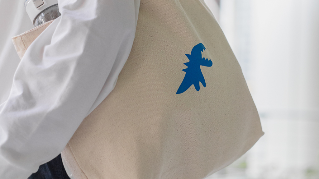 Shane-Malaysian-Graphic_Designer-Top_Muji-Pants_UNIQLO-Shoes_Adidas-Necklace_Balenciaga-Rings_Balenciaga__Gucci-Glasses_Japan-UNIFORM-06012025-4