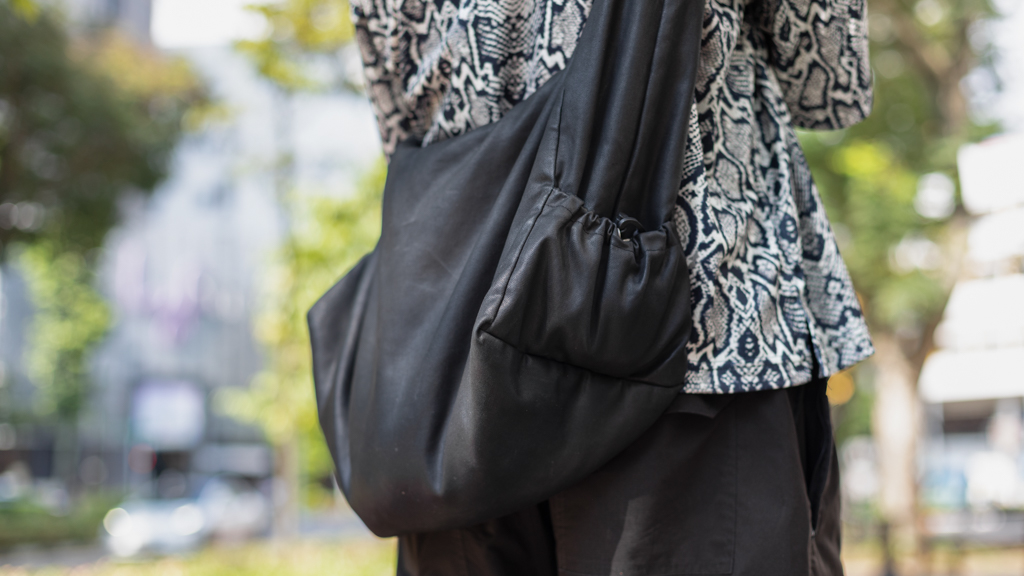 Addison-Top_AGAINST_LAB.-Pants_Anything_JB-Bag_Vietnam-Shoes_Adidas-Cap_AGAINST_X_ATMOS-UNIFORM-12022025-5