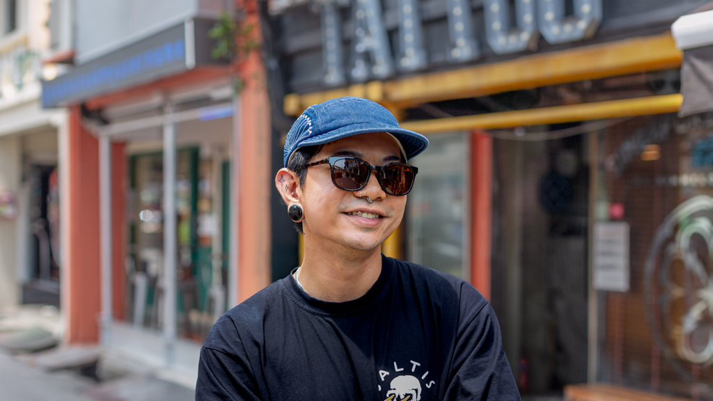 Bronson-Top_Indonesia-Jeans_Taobao-Bandana_Indonesia-Hat_Taobao-Boots_Doc_Martens-Watch_Rolex-Sunglasses_Owndays-UNIFORM-12022025-3