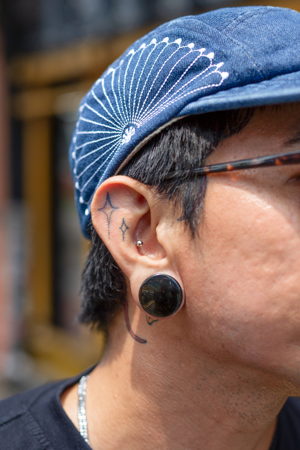 Bronson-Top_Indonesia-Jeans_Taobao-Bandana_Indonesia-Hat_Taobao-Boots_Doc_Martens-Watch_Rolex-Sunglasses_Owndays-UNIFORM-12022025-5