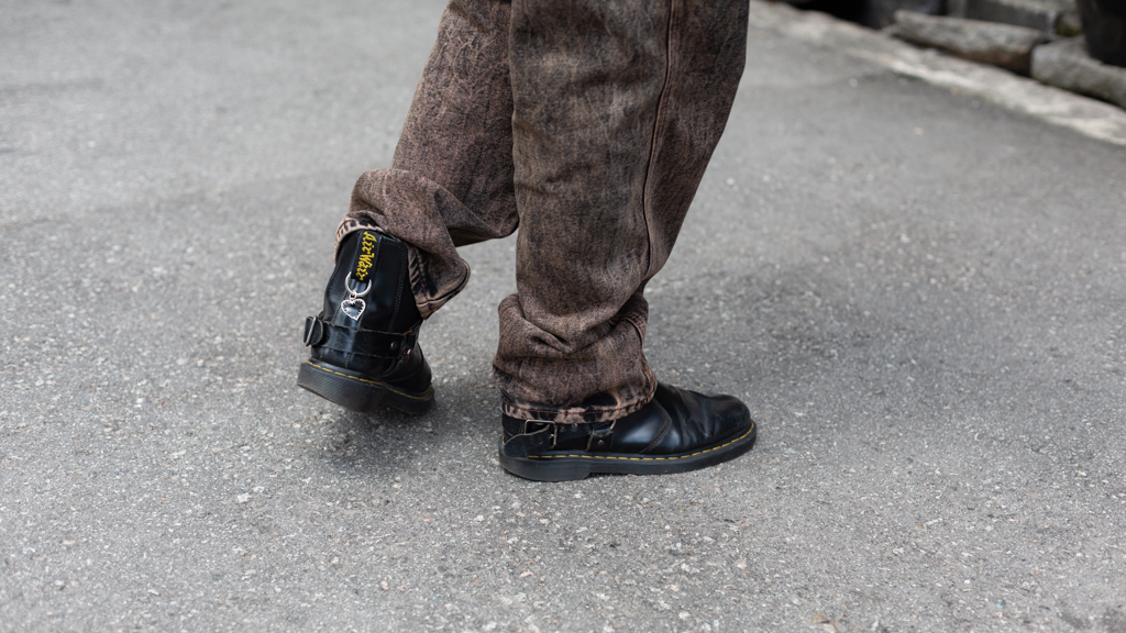 Bronson-Top_Indonesia-Jeans_Taobao-Bandana_Indonesia-Hat_Taobao-Boots_Doc_Martens-Watch_Rolex-Sunglasses_Owndays-UNIFORM-12022025-7