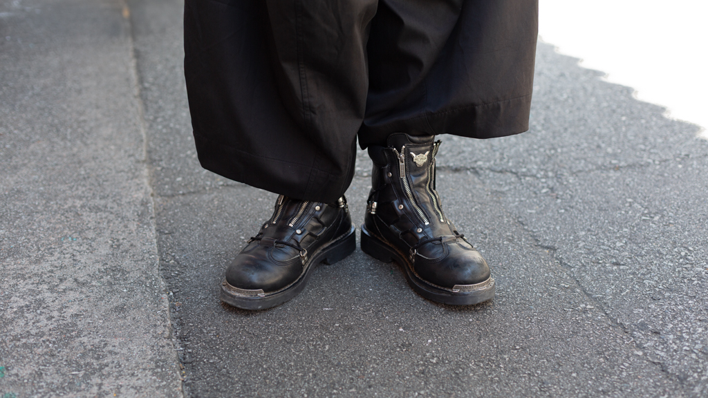 Joseph-Vietnamese_American-Freelancer-Outfit_Vietnam-Shoes_Harley_Davidson-Watch_Apple-UNIFORM_03042025-4