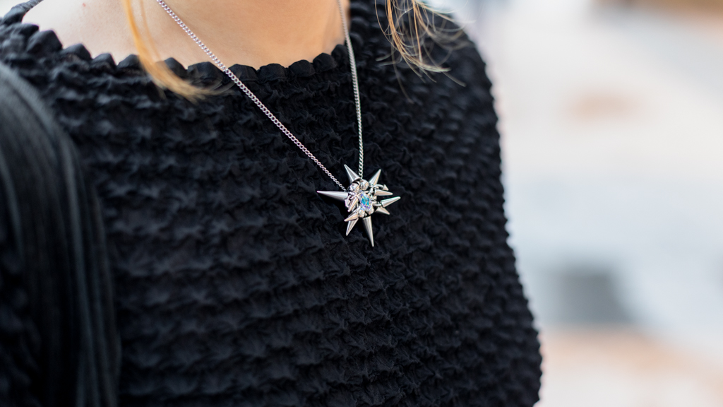 Ti-Vietnamese-Designer-Pants_Vietnam-Socks_Nike-Shoes_Asics-Bag_Vietnam-Necklace_Atelier_Male-Watch_Apple-UNIFORM-03042025-2