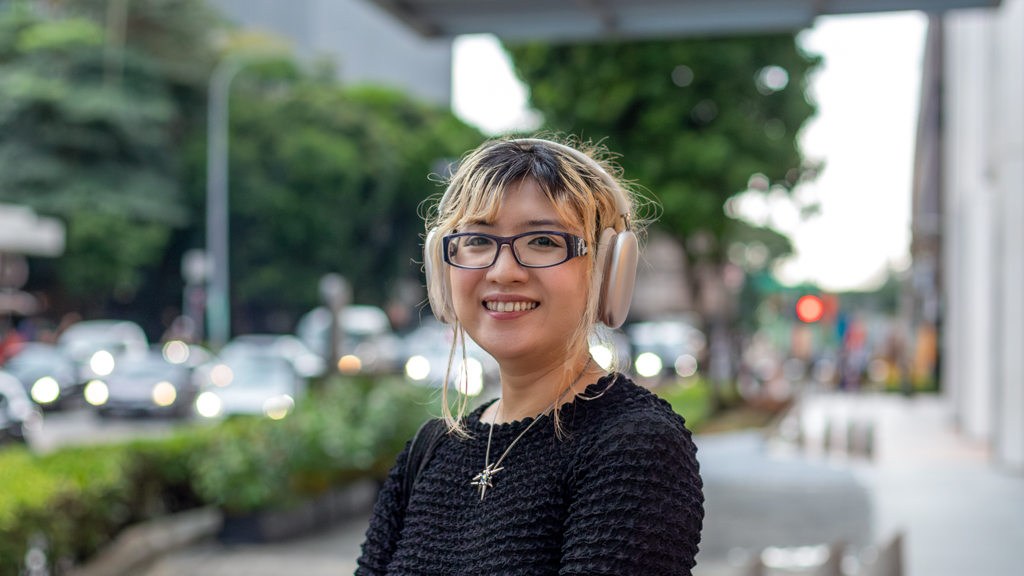 Ti-Vietnamese-Designer-Pants_Vietnam-Socks_Nike-Shoes_Asics-Bag_Vietnam-Necklace_Atelier_Male-Watch_Apple-UNIFORM-03042025-5