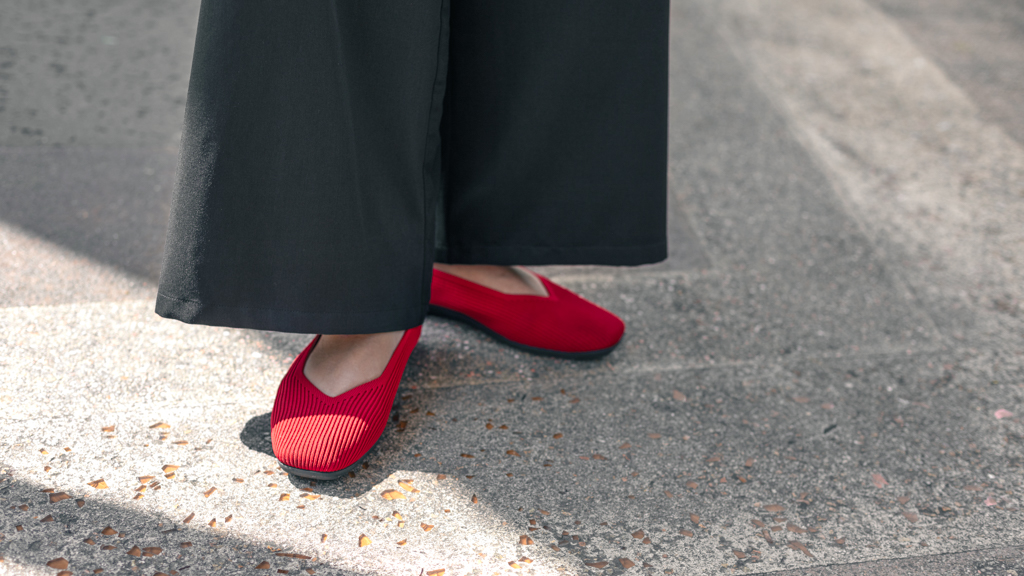 Eileen-Singaporean-PR_Consultant-Jumper_Lovet-Bag_Bottega_Veneta-Shoes_VIVAIA-Earrings_Mejuri-UNIFORM-08052025-4