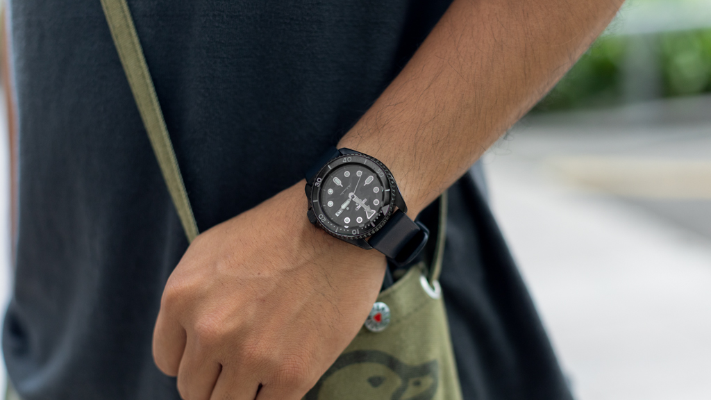 Hidayat-Singaporean-Technician-Cap_Neighbourhood-Top_HUMAN_MADE-Pants_UNIQLO-Shoes_Clarks-Bag_HUMAN_MADE-Watch_Seiko-UNIFORM-03042025-5