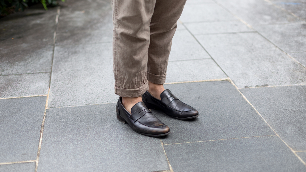 Jackie-Singaporean-Interior_Designer-Jacket_HM-Top_Muji-Pants_HM-Shoes_Singapore-Shades_Ray-Ban-UNIFORM-03042025-3