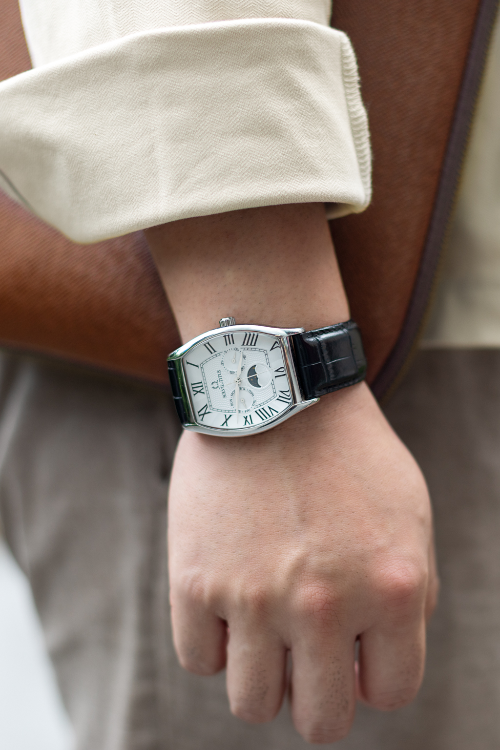 Jackie-Singaporean-Interior_Designer-Jacket_HM-Top_Muji-Pants_HM-Shoes_Singapore-Shades_Ray-Ban-UNIFORM-03042025-4