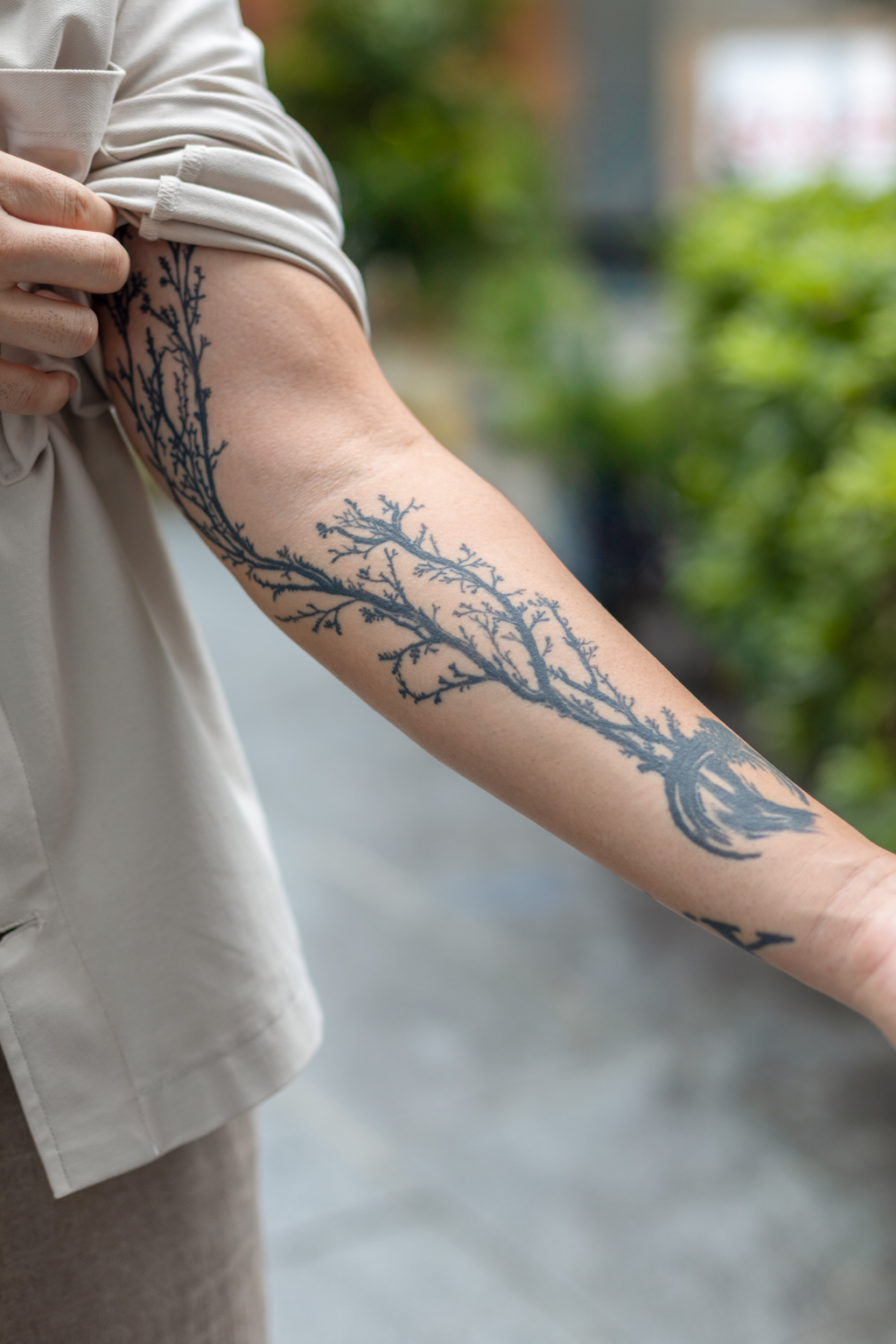 Jackie-Singaporean-Interior_Designer-Jacket_HM-Top_Muji-Pants_HM-Shoes_Singapore-Shades_Ray-Ban-UNIFORM-03042025-6