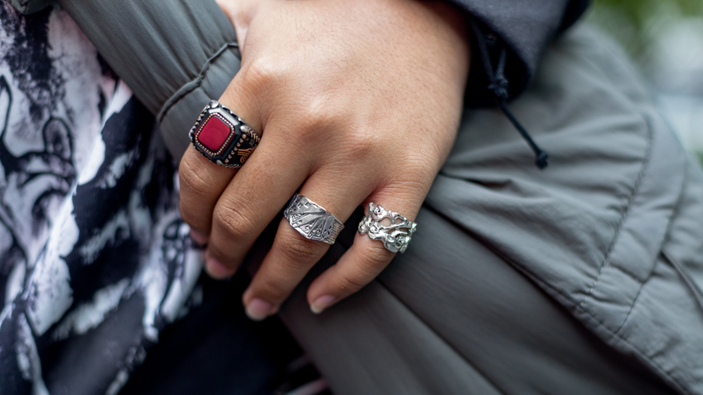 Vintage_Guy-Filipino-Content_Creator-Top_Philippines-Bottoms_SHEIN-Shoes_Nike-Bag_Zara-UNIFORM-03042025-4