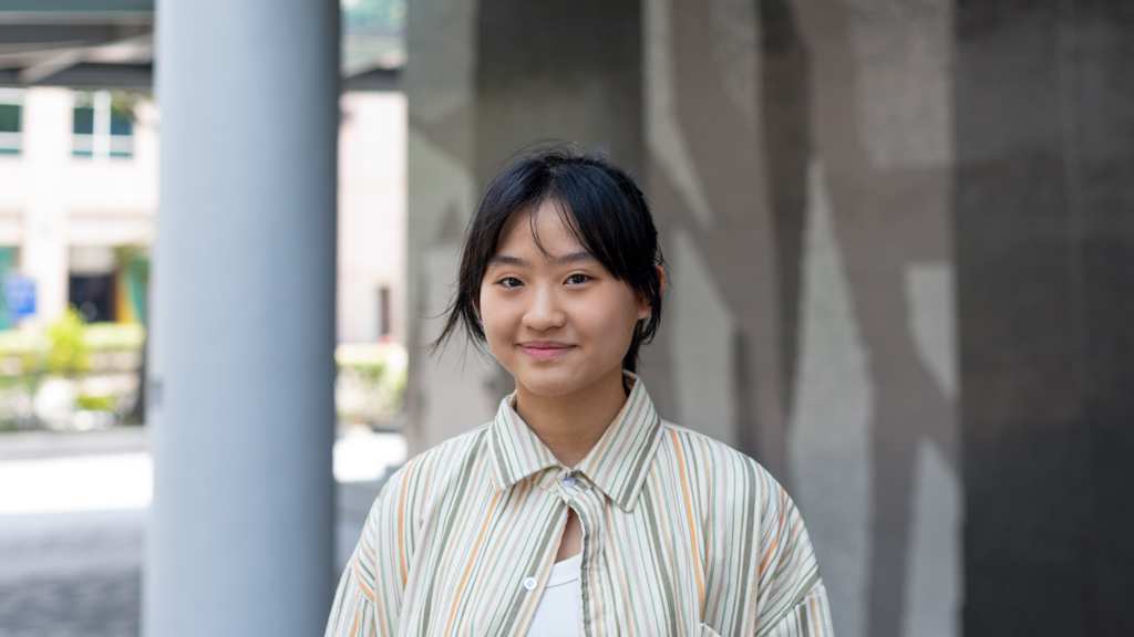 Shin_Mun-Singaporean-Student-Outer_Taobao-Shorts_Thrifted-Shoes_Taobao-Bag_Taobao-UNIFORM-08052025-3