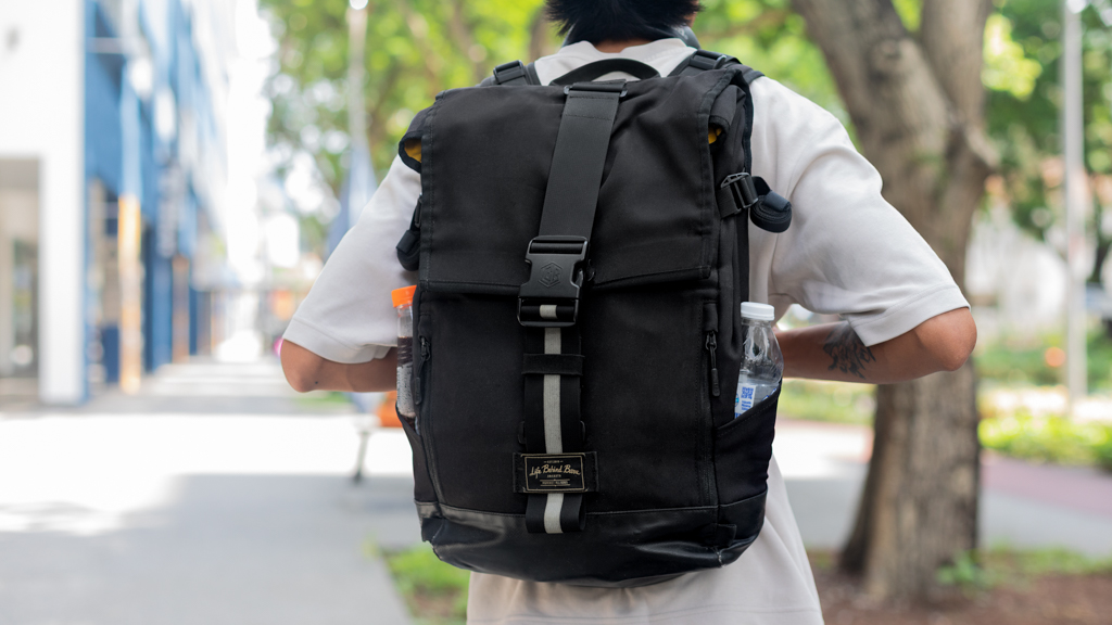 Hafiz-Singaporean-Audio_Engineer-Top_Uniqlo-Short_Shopee-Socks_Uniqlo-Shoes_Vans-Headphones_Audio_Technica-Bag_Life_Behind_Bars-Watch_G_Shock-UNIFORM-08072025-4