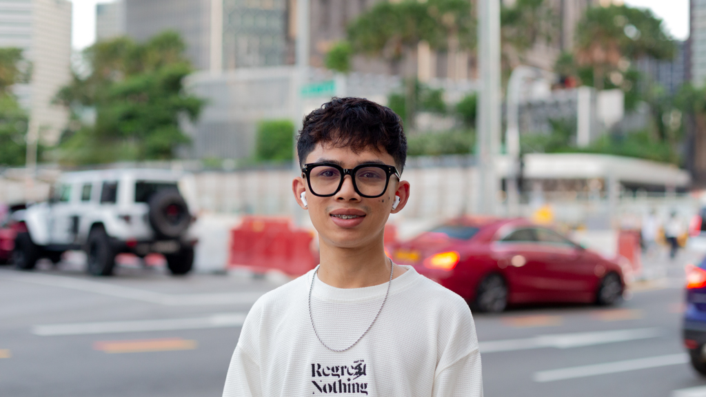 Ikmal-Malaysian-Baker-Sweater_Pull__Bear-Pants_TikTok_Shop-Shoes_Birkenstock-Bag_Carhatt-Necklace_TikTok_Shop-Glasses_TikTok_Shop-UNIFORM-08072025-4